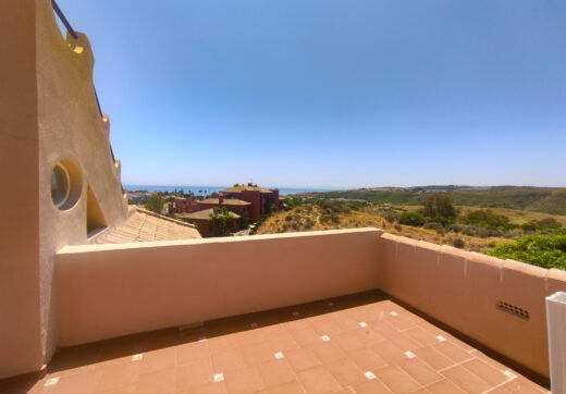 Unique Opportunity: Investor Property in Golf La Duquesa - Needs Renovation!