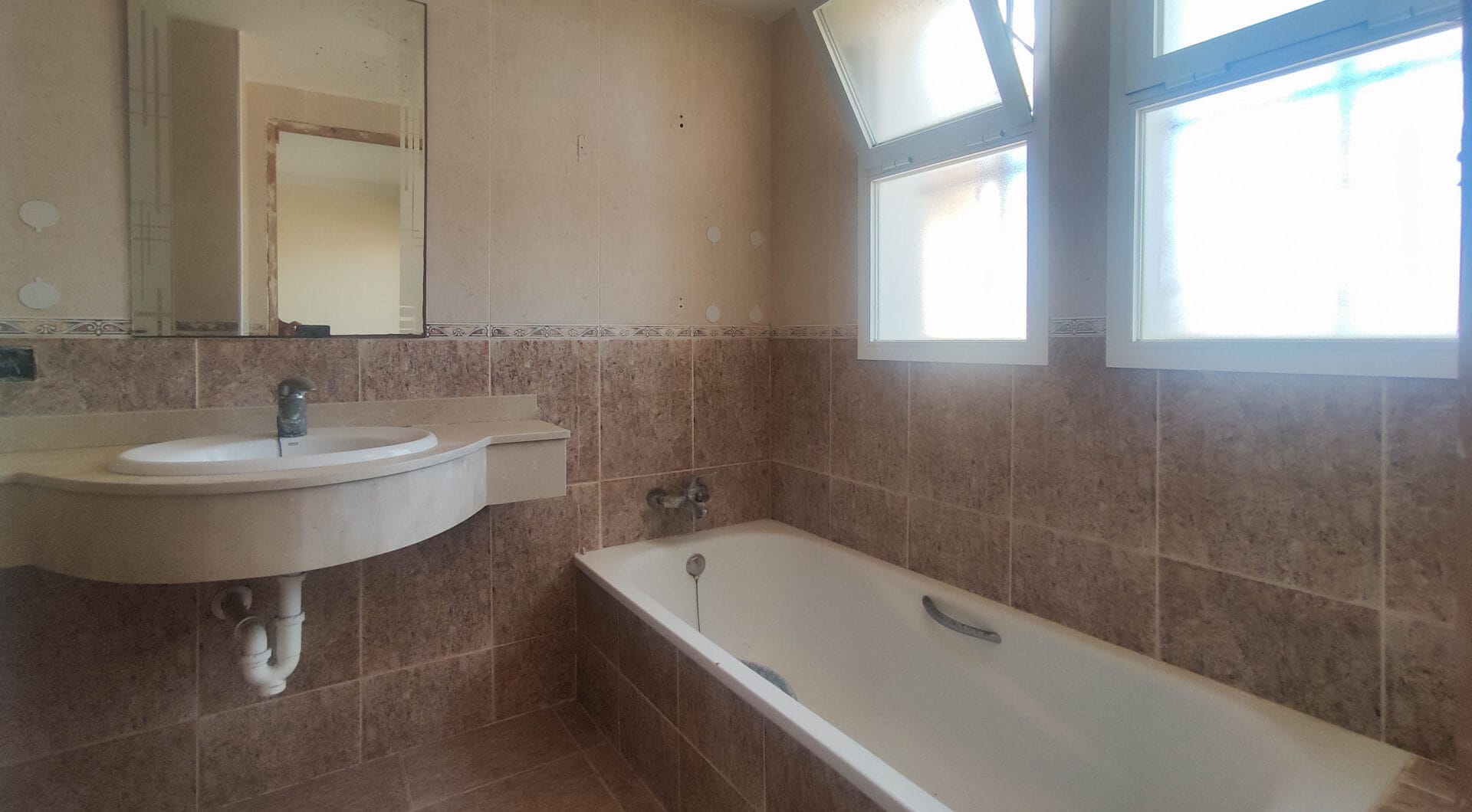 Unique Opportunity: Investor Property in Golf La Duquesa - Needs Renovation!