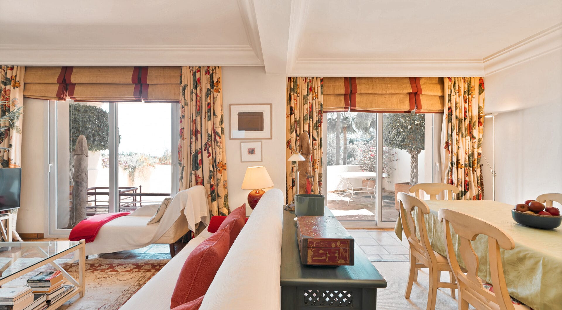 Luxury Penthouse with Panoramic Golf and sea Views in Las Alamandas