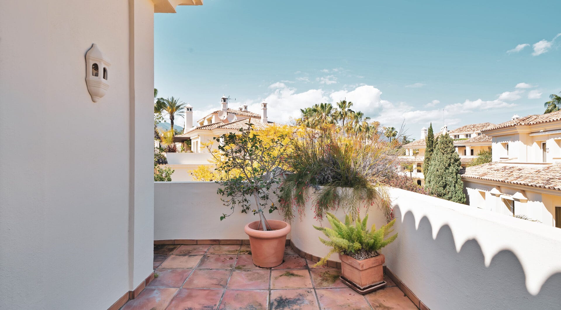 Luxury Penthouse with Panoramic Golf and sea Views in Las Alamandas