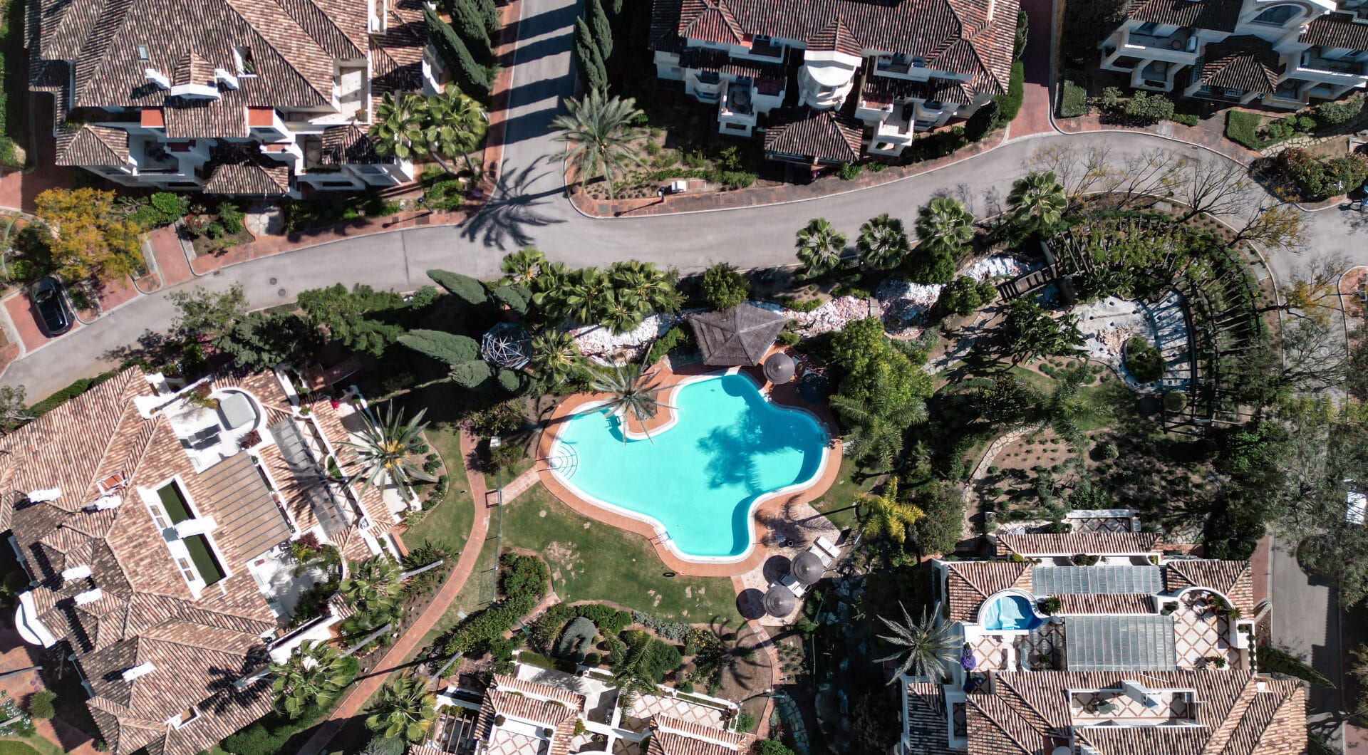 Luxury Penthouse with Panoramic Golf and sea Views in Las Alamandas