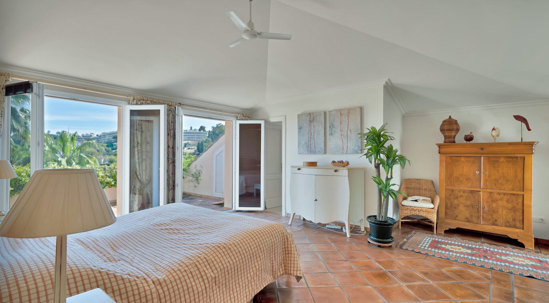 Luxury Penthouse with Panoramic Golf and sea Views in Las Alamandas