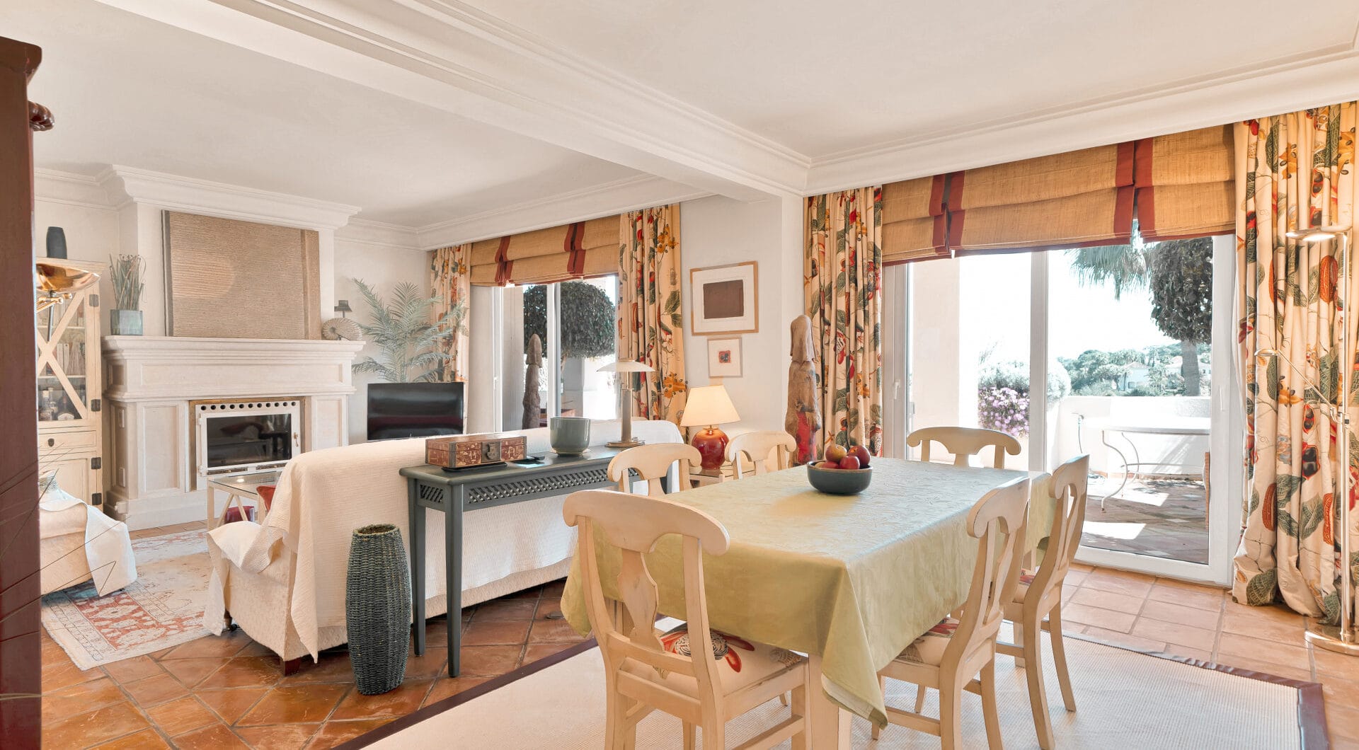 Luxury Penthouse with Panoramic Golf and sea Views in Las Alamandas