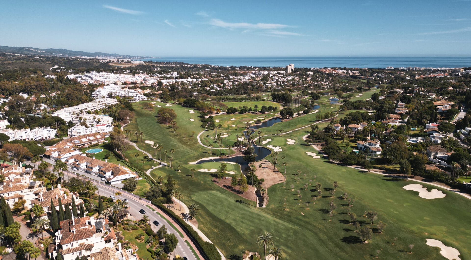 Luxury Penthouse with Panoramic Golf and sea Views in Las Alamandas