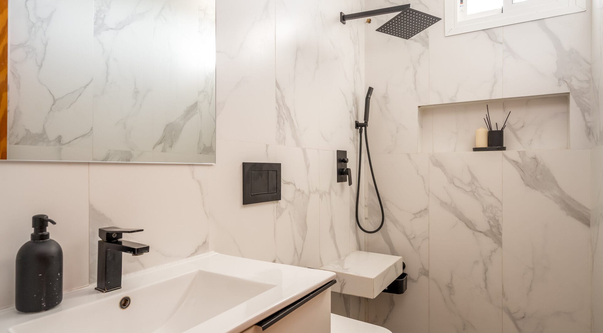 Elegant Ground Floor 3-Bedroom Apartment in Prime Nueva Andalucía Location
