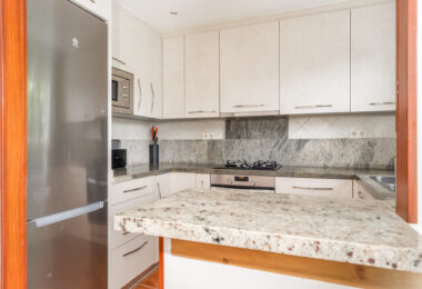 Elegant Ground Floor 3-Bedroom Apartment in Prime Nueva Andalucía Location