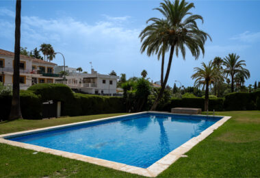 Elegant Ground Floor 3-Bedroom Apartment in Prime Nueva Andalucía Location