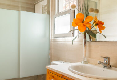Elegant Ground Floor 3-Bedroom Apartment in Prime Nueva Andalucía Location
