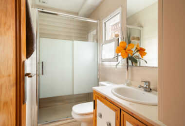 Elegant Ground Floor 3-Bedroom Apartment in Prime Nueva Andalucía Location