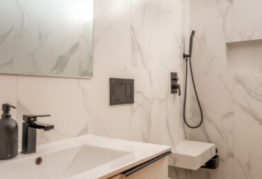 Elegant Ground Floor 3-Bedroom Apartment in Prime Nueva Andalucía Location