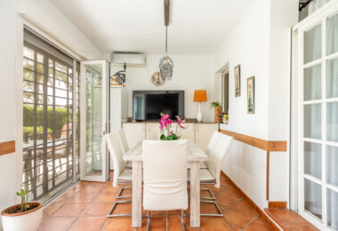 Elegant Ground Floor 3-Bedroom Apartment in Prime Nueva Andalucía Location
