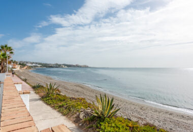 Exclusive Frontline Beach House in Arena Beach, Estepona