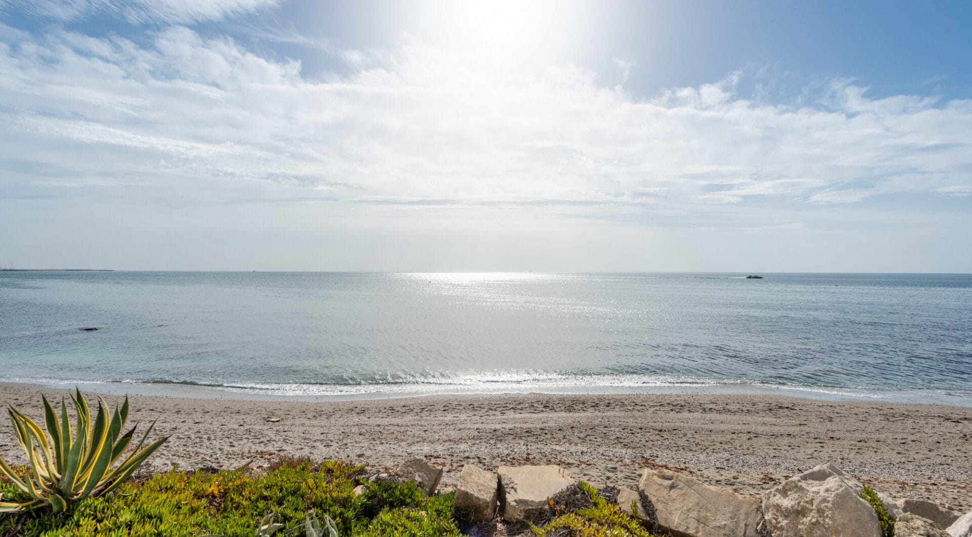 Exclusive Frontline Beach House in Arena Beach, Estepona