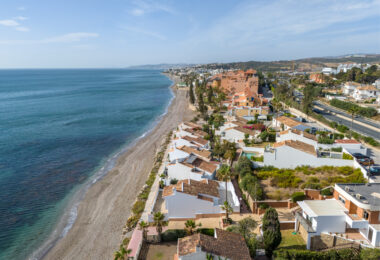 Exclusive Frontline Beach House in Arena Beach, Estepona
