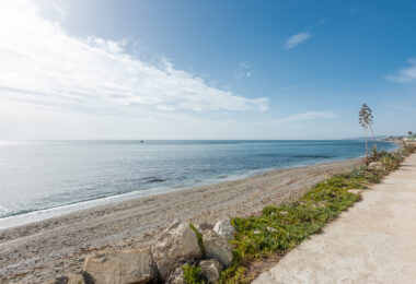 Exclusive Frontline Beach House in Arena Beach, Estepona