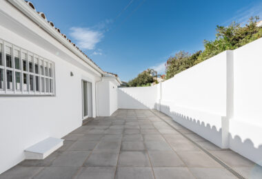 Exclusive Frontline Beach House in Arena Beach, Estepona