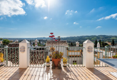 Charming Townhouse with a private pool for sale in Puebla Aida, Mijas Golf