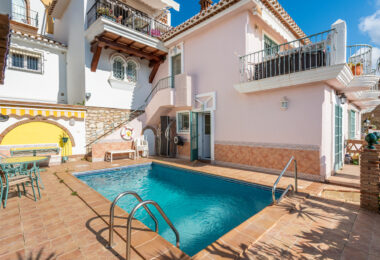 Charming Townhouse with a private pool for sale in Puebla Aida, Mijas Golf