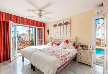 Charming Townhouse with a private pool for sale in Puebla Aida, Mijas Golf