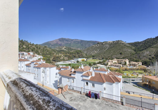 Andalusian charm with panoramic views in Benahavís