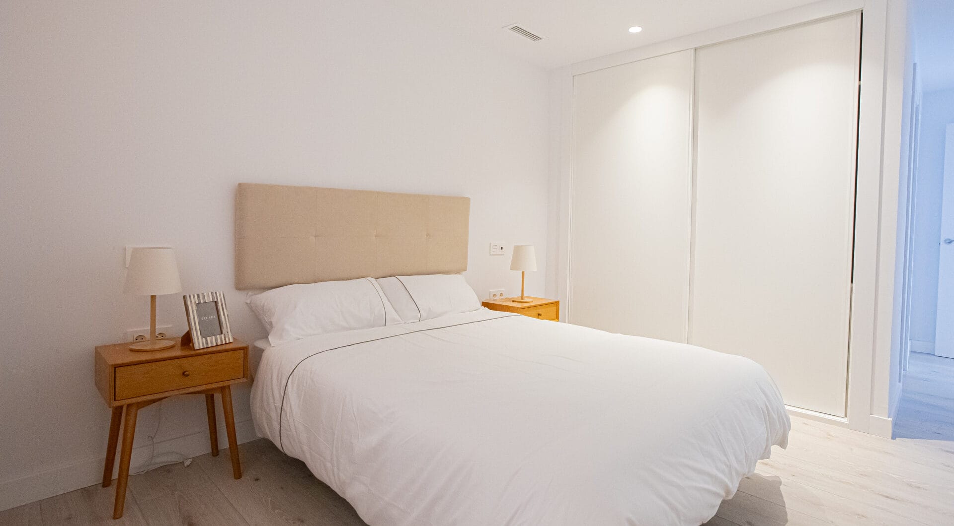 Renovated apartment with terrace and views, minutes from the beach in San Pedro.
