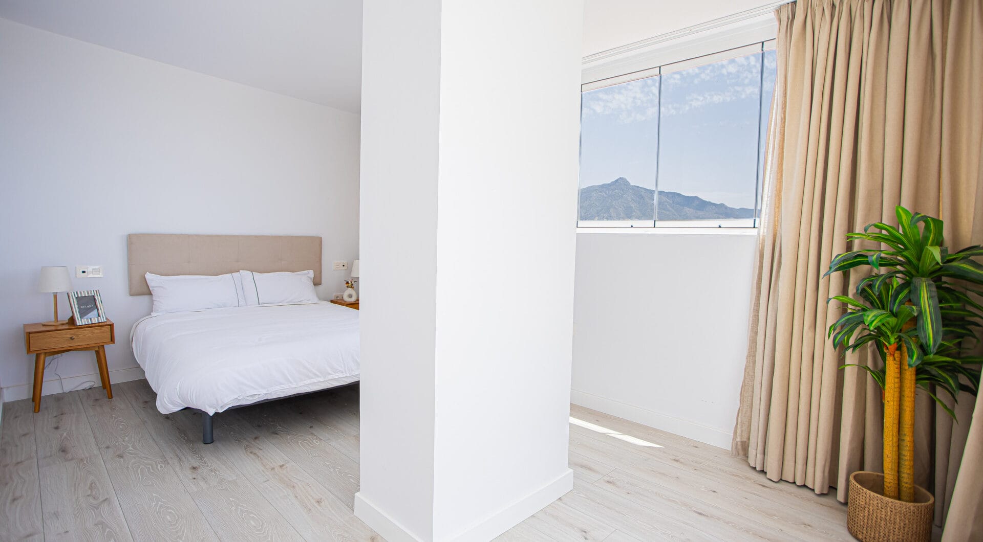 Renovated apartment with terrace and views, minutes from the beach in San Pedro.