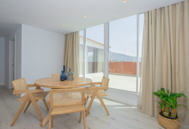 Renovated apartment with terrace and views, minutes from the beach in San Pedro.
