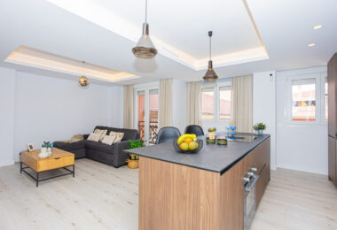 Renovated apartment with terrace and views, minutes from the beach in San Pedro.