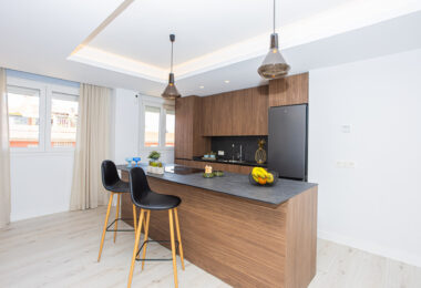 Renovated apartment with terrace and views, minutes from the beach in San Pedro.