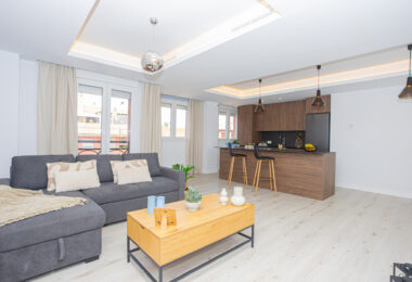 Renovated apartment with terrace and views, minutes from the beach in San Pedro.