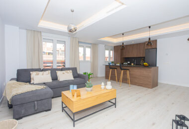 Renovated apartment with terrace and views, minutes from the beach in San Pedro.