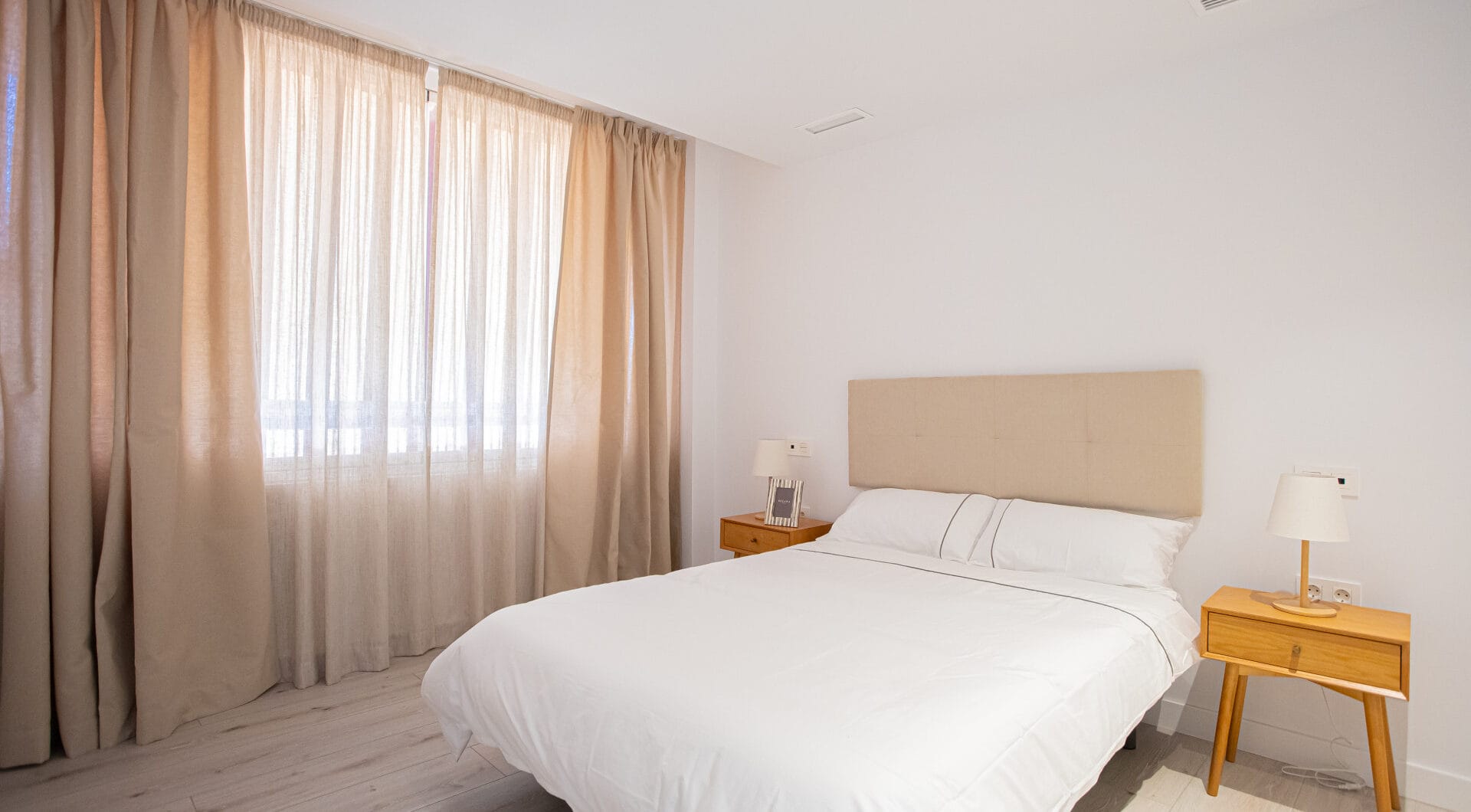Renovated apartment with terrace and views, minutes from the beach in San Pedro.