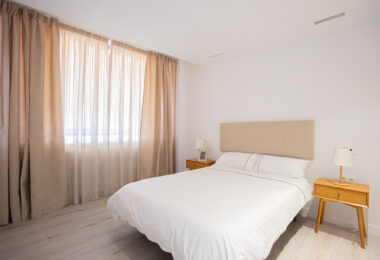 Renovated apartment with terrace and views, minutes from the beach in San Pedro.