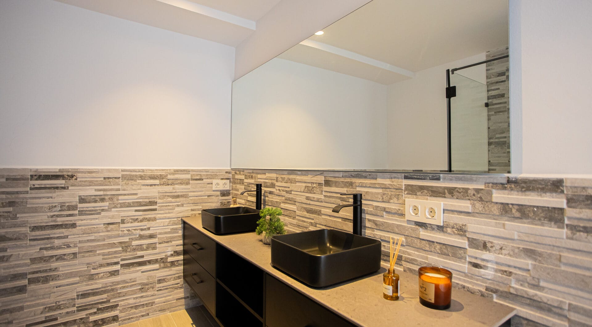 Renovated apartment with terrace and views, minutes from the beach in San Pedro.