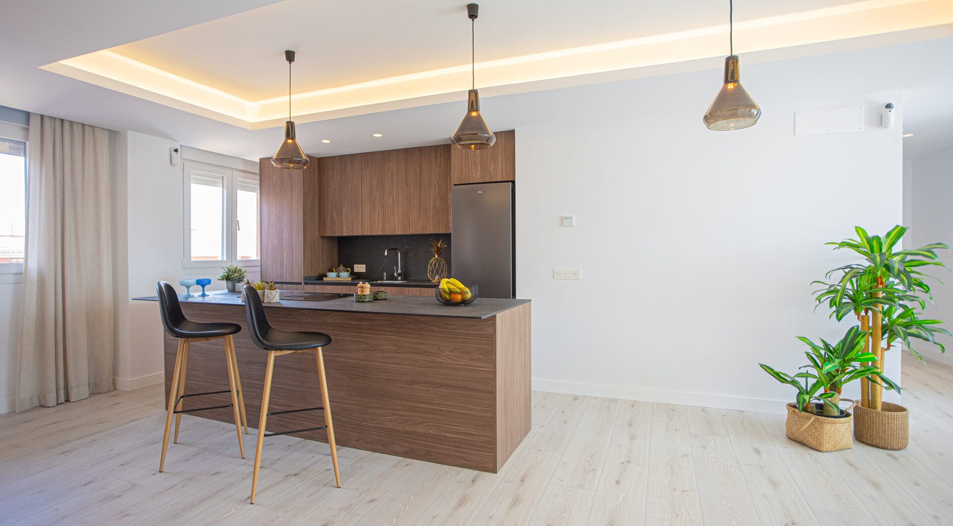 Renovated apartment with terrace and views, minutes from the beach in San Pedro.