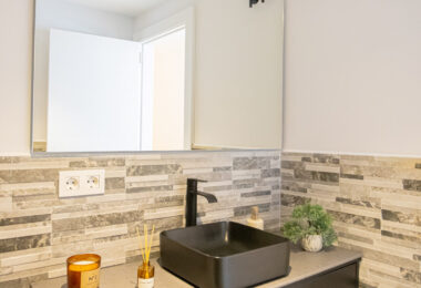 Renovated apartment with terrace and views, minutes from the beach in San Pedro.