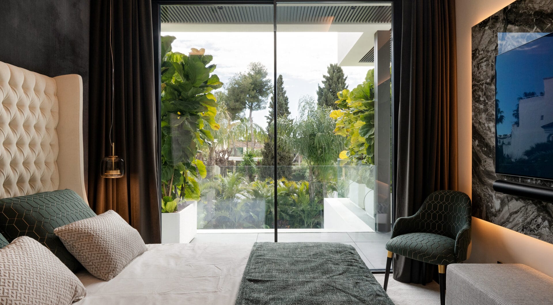 Exclusive Seafront Villa in Marbella