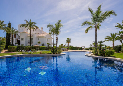 Exclusive apartment Reformed in Palm Beach, Los Monteros, beachfront