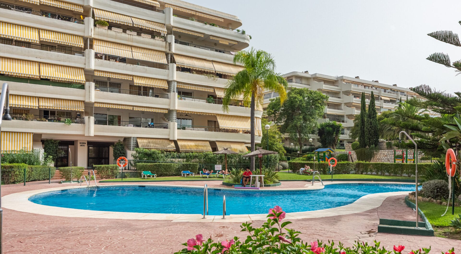 Frontline Golf Duplex Penthouse with Mountain Views in Guadalmina Alta