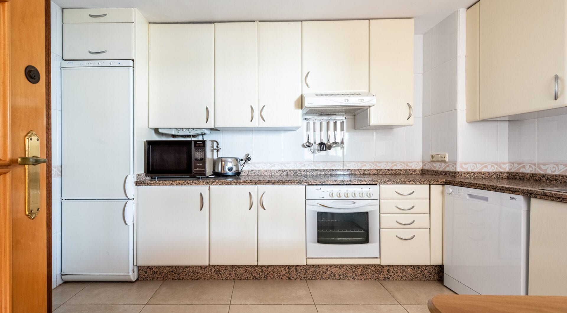Frontline Golf Duplex Penthouse with Mountain Views in Guadalmina Alta