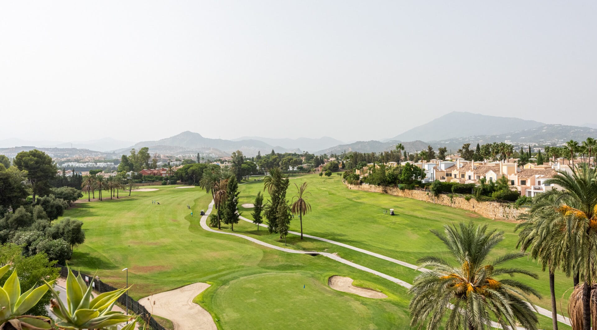 Frontline Golf Duplex Penthouse with Mountain Views in Guadalmina Alta