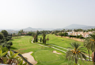 Frontline Golf Duplex Penthouse with Mountain Views in Guadalmina Alta