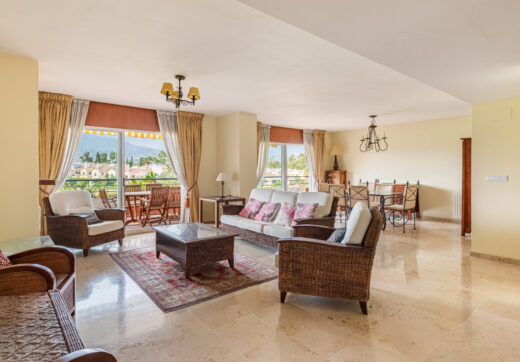 Frontline Golf Duplex Penthouse with Mountain Views in Guadalmina Alta