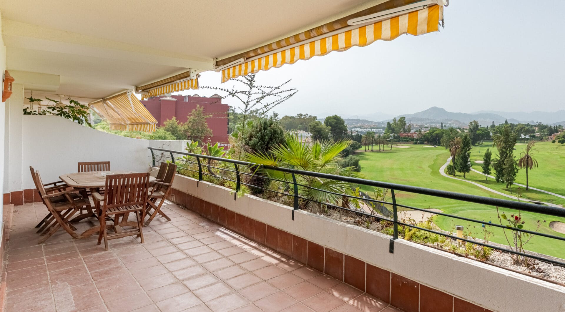 Frontline Golf Duplex Penthouse with Mountain Views in Guadalmina Alta