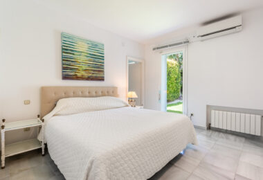 ELEGANT SEMI-DETACHED BEACHSIDE VILLA IN LOS MONTEROS, MARBELLA EAST – JUST 150M FROM THE BEACH