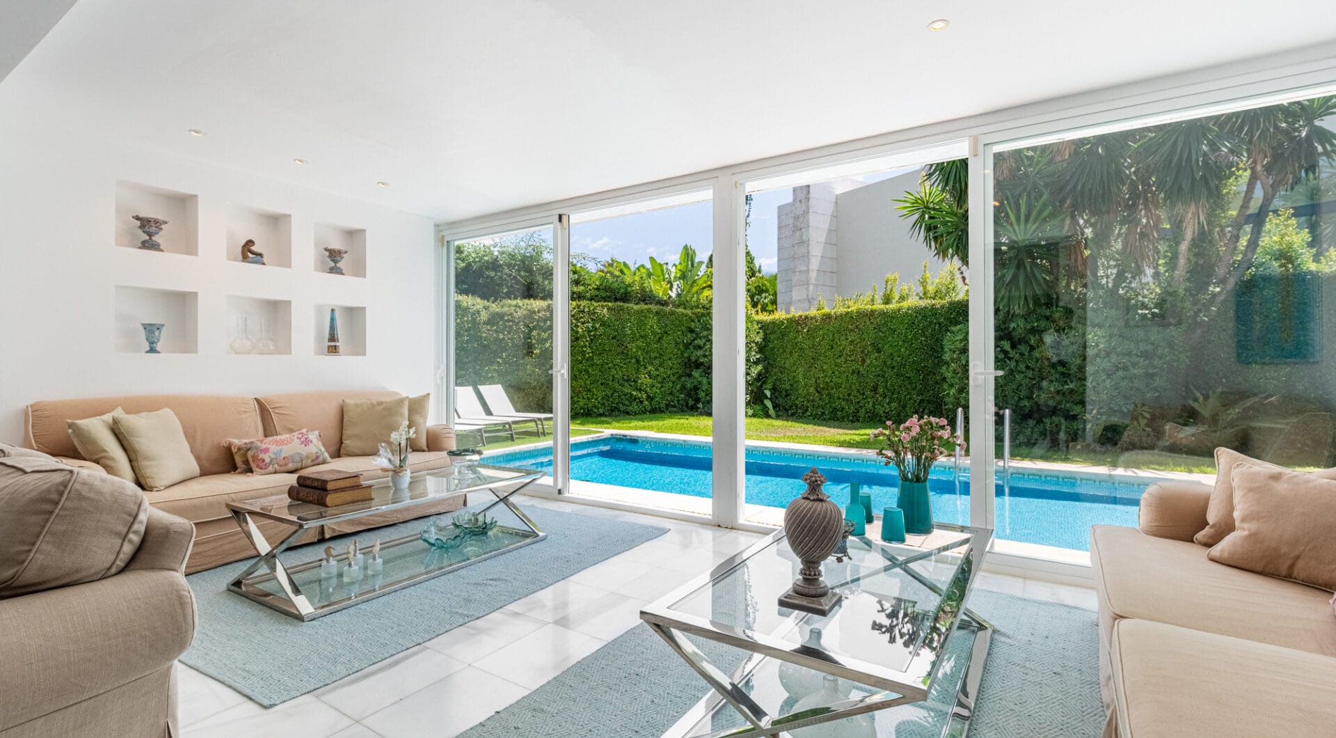 ELEGANT SEMI-DETACHED BEACHSIDE VILLA IN LOS MONTEROS, MARBELLA EAST – JUST 150M FROM THE BEACH
