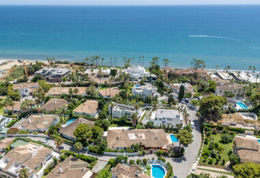 ELEGANT SEMI-DETACHED BEACHSIDE VILLA IN LOS MONTEROS, MARBELLA EAST – JUST 150M FROM THE BEACH