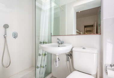 ELEGANT SEMI-DETACHED BEACHSIDE VILLA IN LOS MONTEROS, MARBELLA EAST – JUST 150M FROM THE BEACH