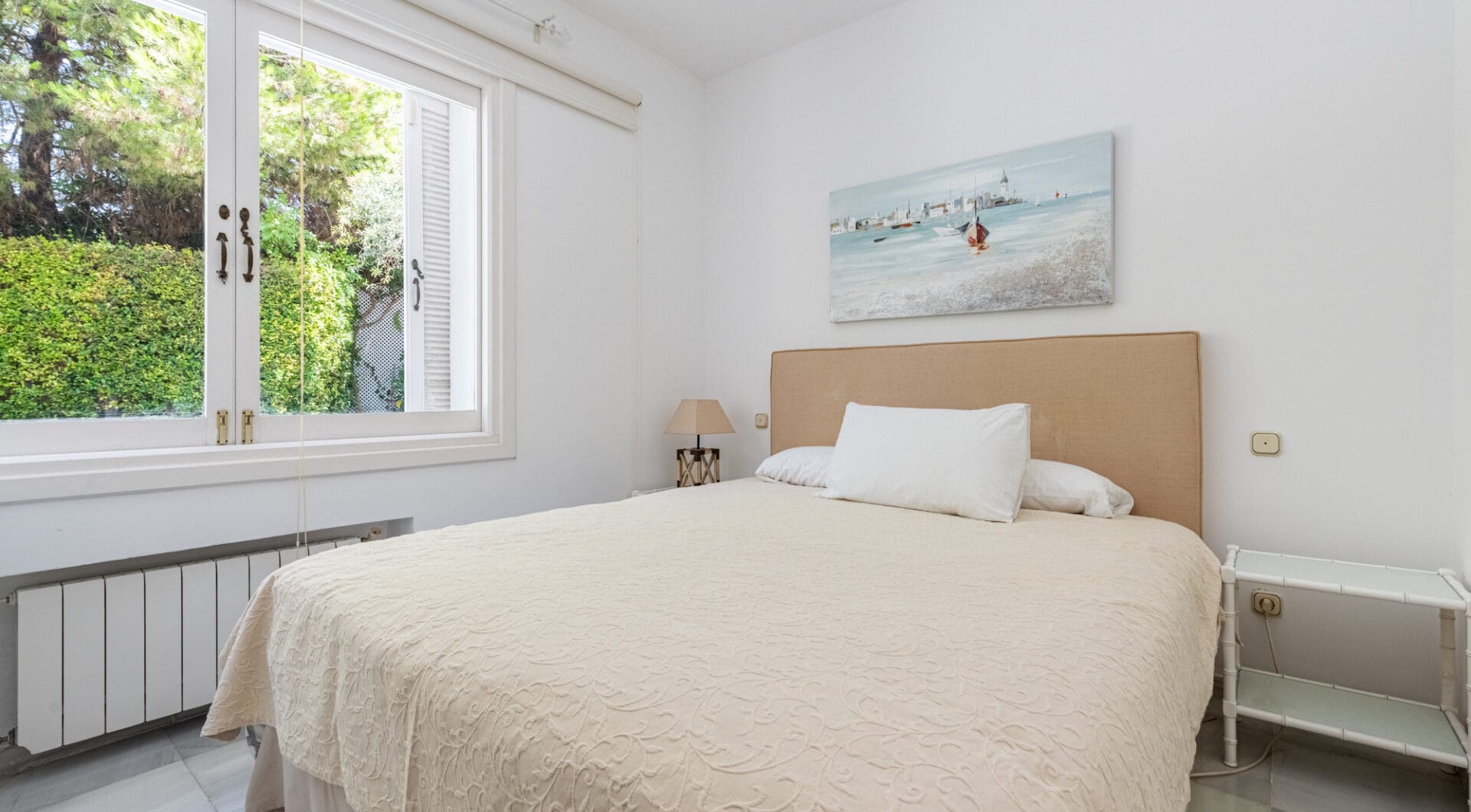 ELEGANT SEMI-DETACHED BEACHSIDE VILLA IN LOS MONTEROS, MARBELLA EAST – JUST 150M FROM THE BEACH