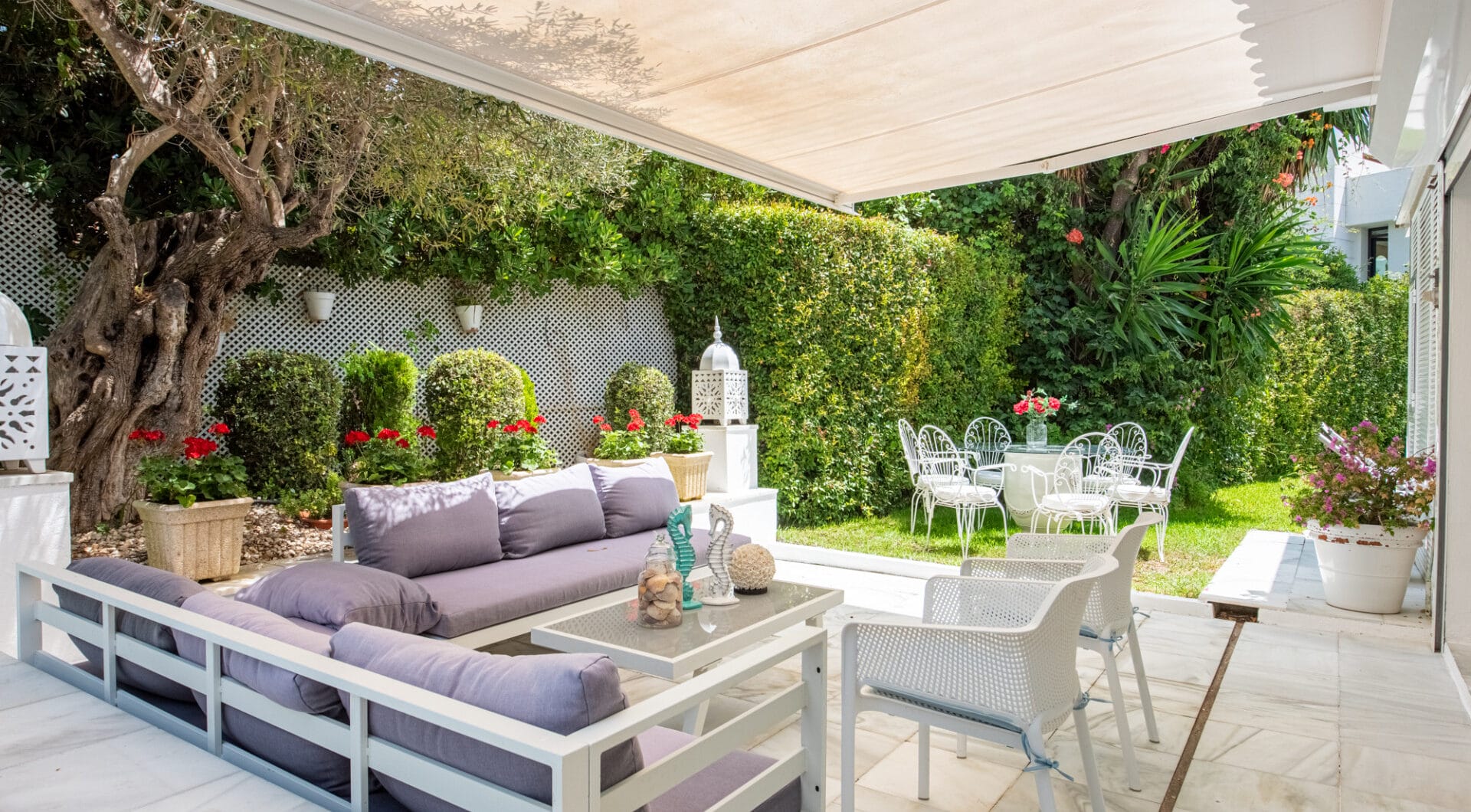 ELEGANT SEMI-DETACHED BEACHSIDE VILLA IN LOS MONTEROS, MARBELLA EAST – JUST 150M FROM THE BEACH